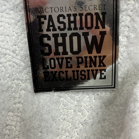 Victoria Secret PINK 2013 Fashion Show Silver Sequin Crop Hoodie Jacket Size S - Picture 12 of 12